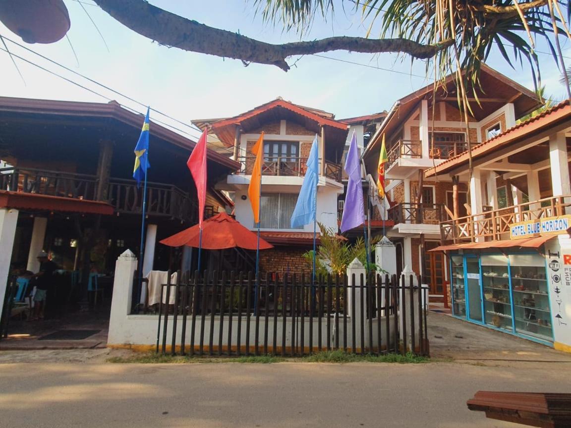 Blue Horizon Beach Hotel Tangalle Bagian luar foto