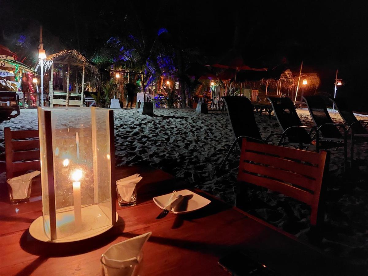 Blue Horizon Beach Hotel Tangalle Bagian luar foto