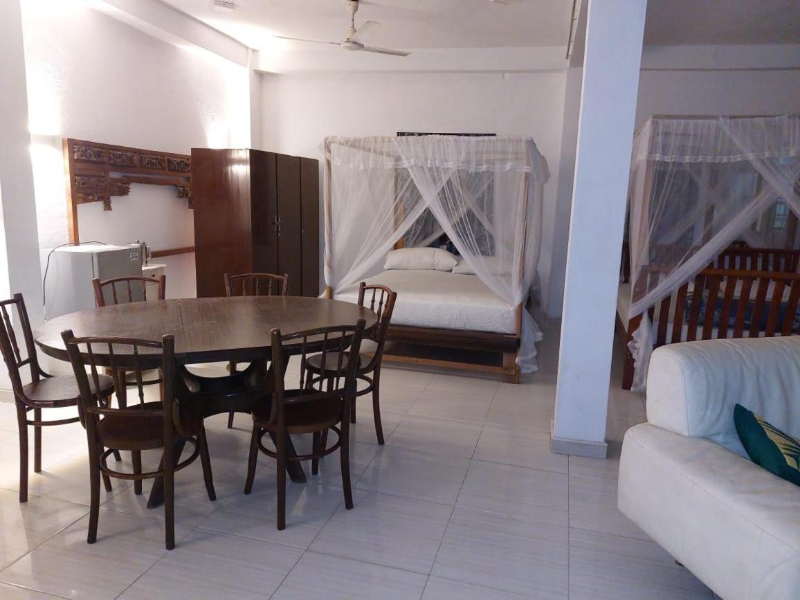 Blue Horizon Beach Hotel Tangalle Bagian luar foto