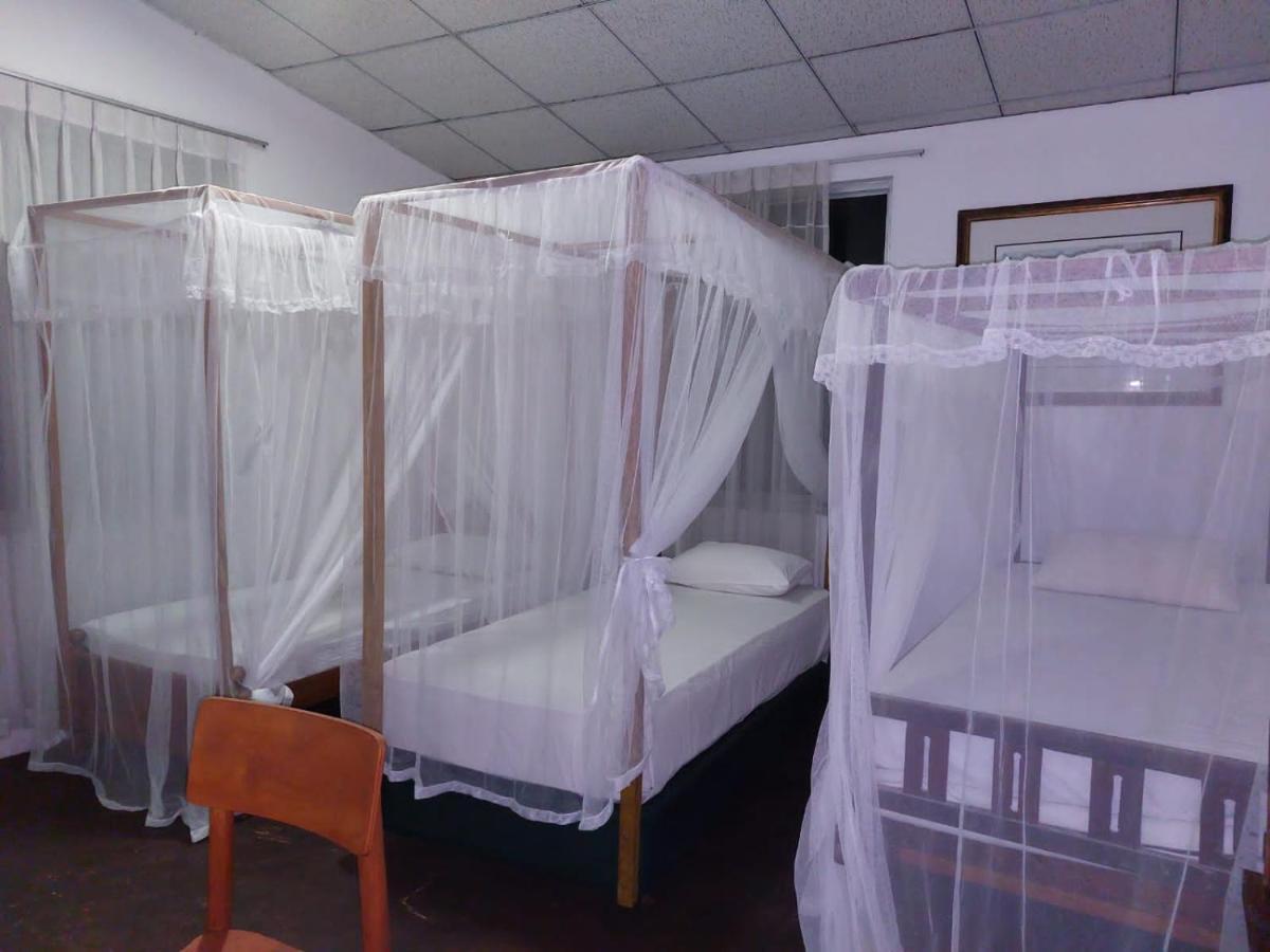 Blue Horizon Beach Hotel Tangalle Bagian luar foto