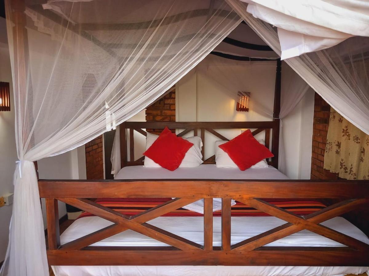Blue Horizon Beach Hotel Tangalle Bagian luar foto