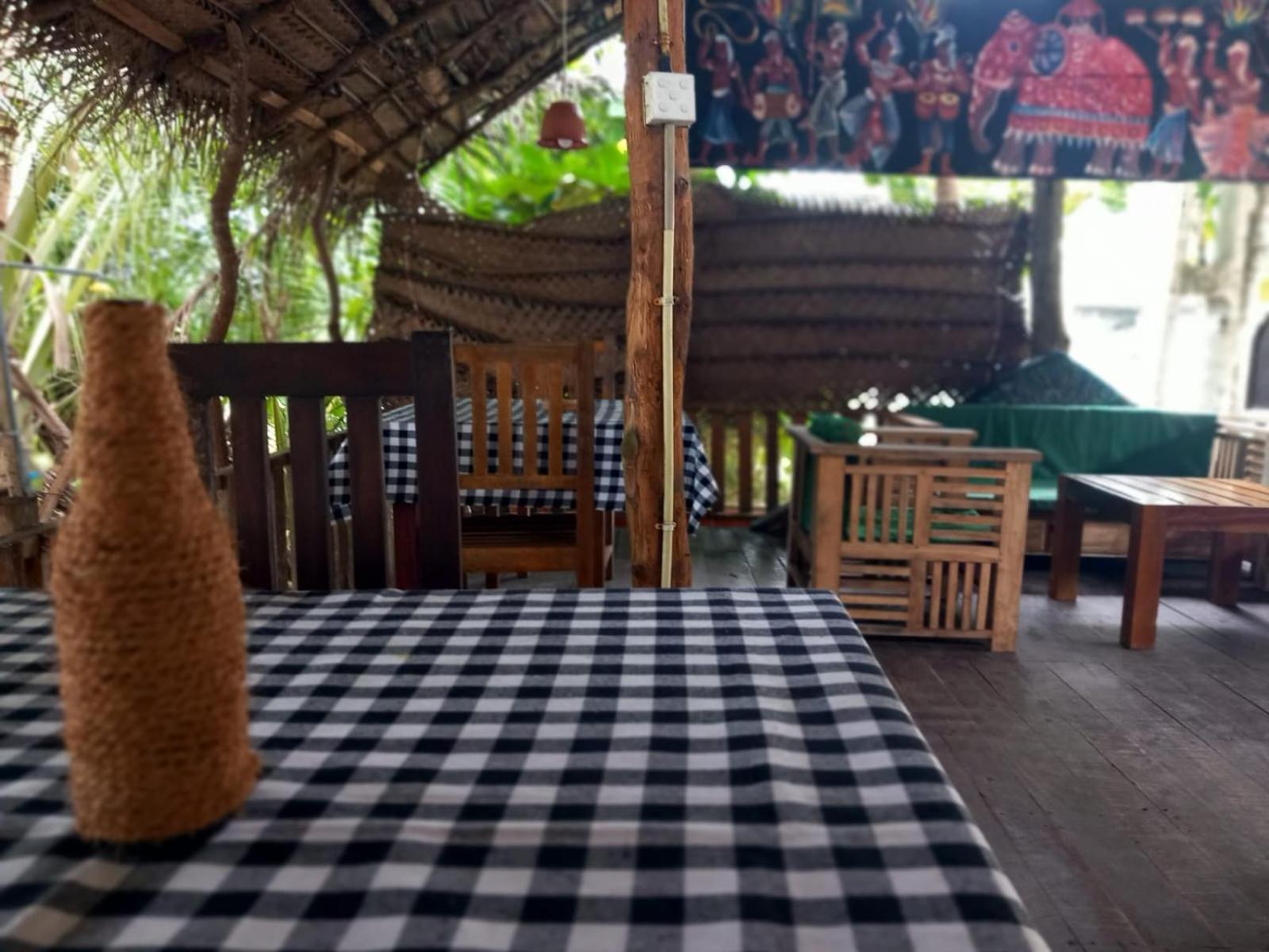 Blue Horizon Beach Hotel Tangalle Bagian luar foto