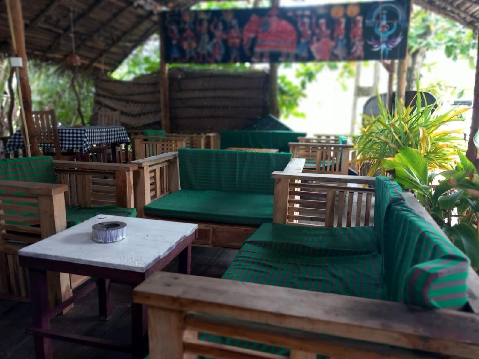 Blue Horizon Beach Hotel Tangalle Bagian luar foto