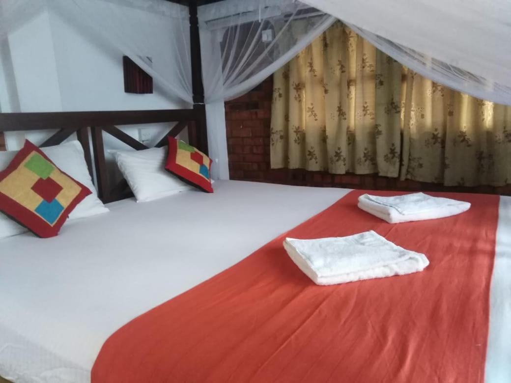 Blue Horizon Beach Hotel Tangalle Bagian luar foto