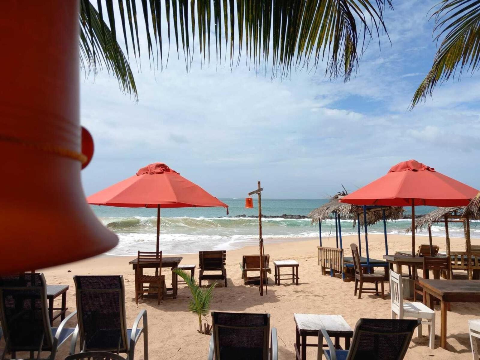 Blue Horizon Beach Hotel Tangalle Bagian luar foto